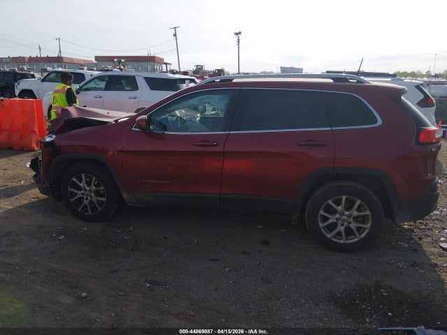 1C4PJLCB0HW643452 Jeep Cherokee Latitude Fwd