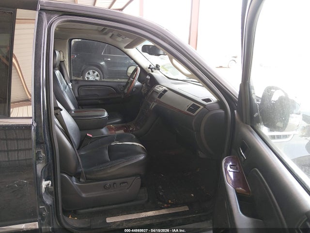 44869927 :رقم المزاد ، 1GYFK63867R347888 vin ، 2007 Cadillac Escalade Standard مزاد بيع