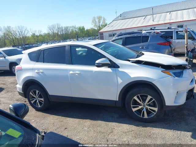 Toyota Rav4 Xle 2018 2T3RFREV6JW806310 Image 13