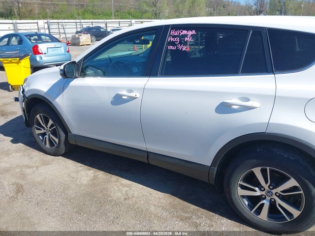 Toyota Rav4 Xle 2018 2T3RFREV6JW806310 Image 14