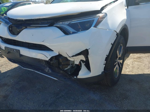 Toyota Rav4 Xle 2018 2T3RFREV6JW806310 Image 21