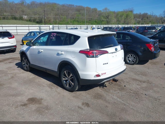 Toyota Rav4 Xle 2018 2T3RFREV6JW806310 Image 3