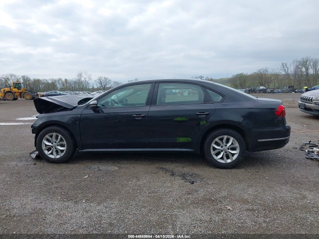 Продаж на аукціоні авто 2018 Volkswagen Passat 2.0t R-line/2.0t S, vin: 1VWAA7A33JC023787, номер лоту: 44869984