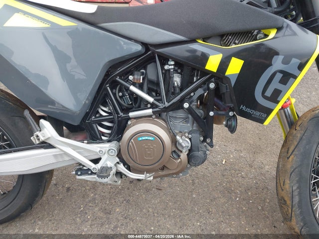 Husqvarna Supermoto 701 2024 VBKUSV406RM772834 Image 8