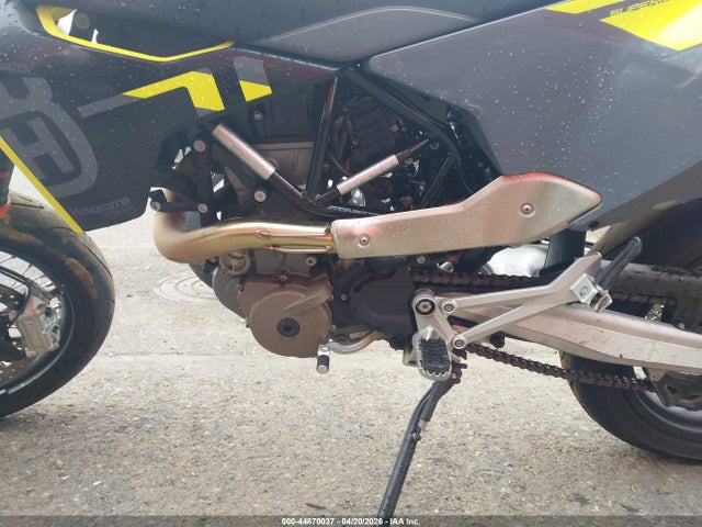 Husqvarna Supermoto 701 2024 VBKUSV406RM772834 Image 9