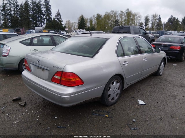 2002 LEXUS LS 430 JTHBN30FX20087178 Photo 3