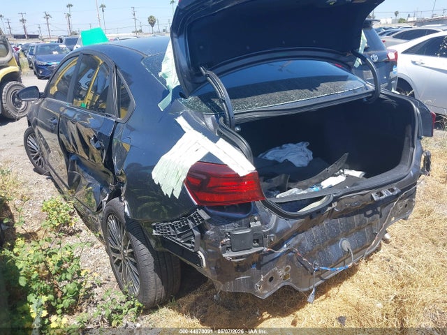2022 Kia Forte Gt-line მანქანა იყიდება აუქციონზე, vin: 3KPF54AD5NE501470, აუქციონის ნომერი: 44870091