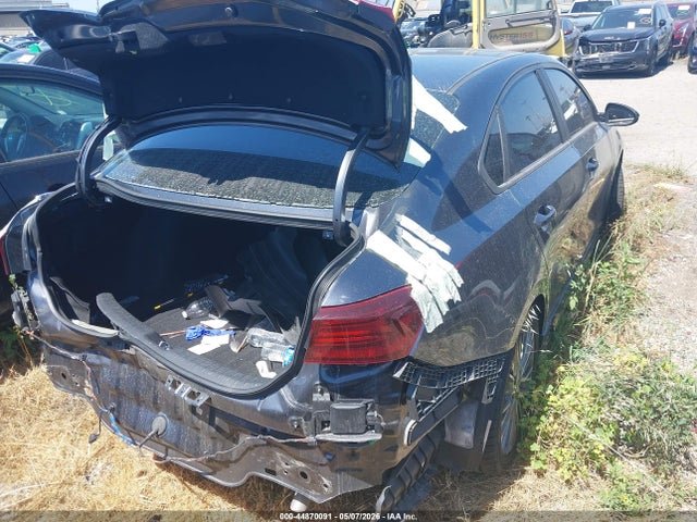 2022 Kia Forte Gt-line მანქანა იყიდება აუქციონზე, vin: 3KPF54AD5NE501470, აუქციონის ნომერი: 44870091