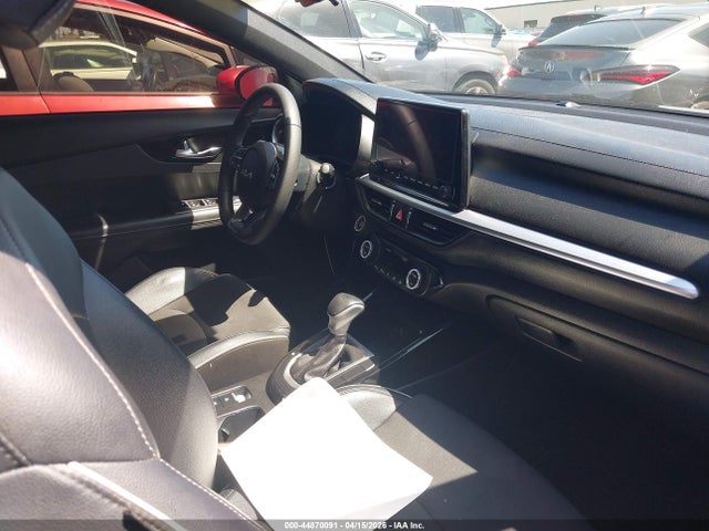 2022 Kia Forte Gt-line მანქანა იყიდება აუქციონზე, vin: 3KPF54AD5NE501470, აუქციონის ნომერი: 44870091