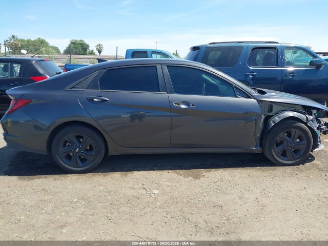 5NPLM4AGXMH051308 Hyundai ELANTRA SEL