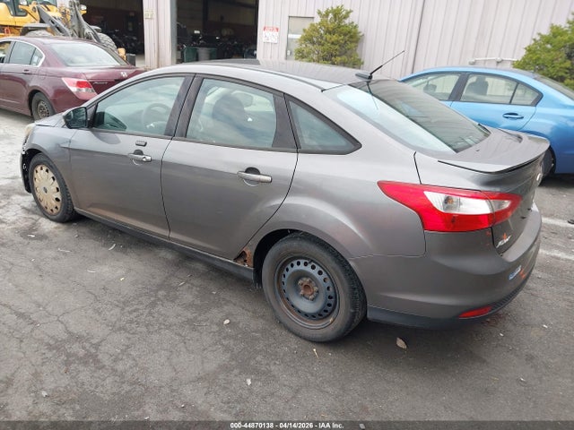 2013 Ford Focus Se მანქანა იყიდება აუქციონზე, vin: 1FADP3F28DL180622, აუქციონის ნომერი: 44870138