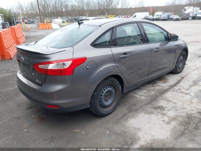 2013 Ford Focus Se მანქანა იყიდება აუქციონზე, vin: 1FADP3F28DL180622, აუქციონის ნომერი: 44870138