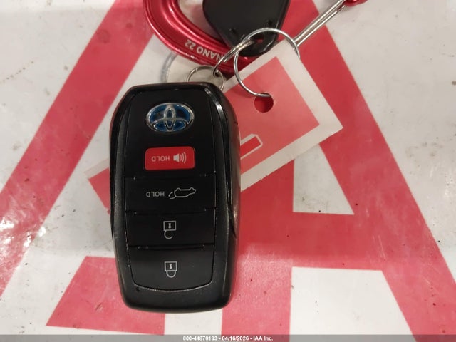 Toyota Venza Limited 2022 JTEAAAAH9NJ105158 Image 11