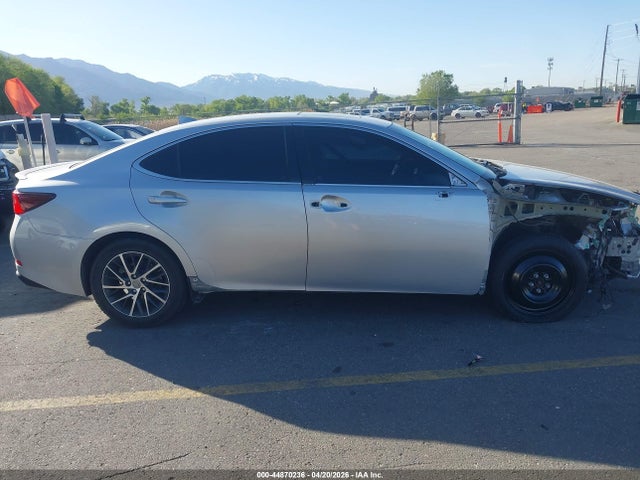 2016 Lexus Es 350 მანქანა იყიდება აუქციონზე, vin: 58ABK1GG2GU006949, აუქციონის ნომერი: 44870236