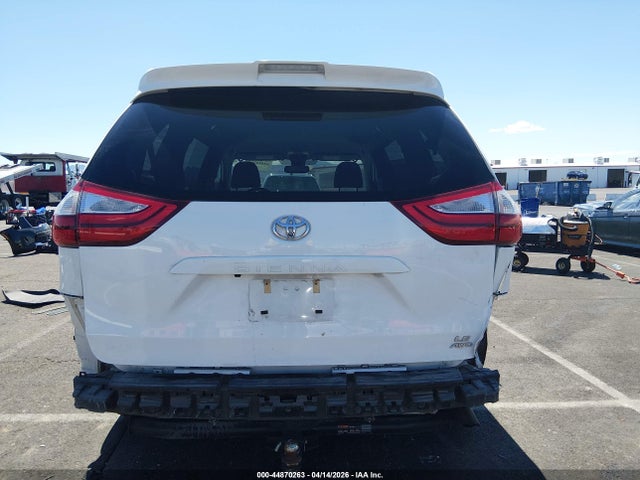 Toyota Sienna Le 7 Passenger 2019 5TDJZ3DC0KS219072 Image 17