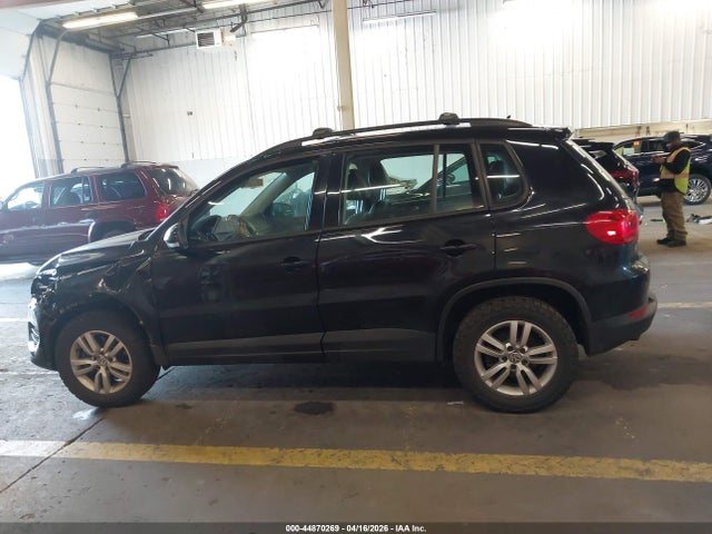 Продаж на аукціоні авто 2016 Volkswagen Tiguan S, vin: WVGAV7AX9GW606278, номер лоту: 44870269