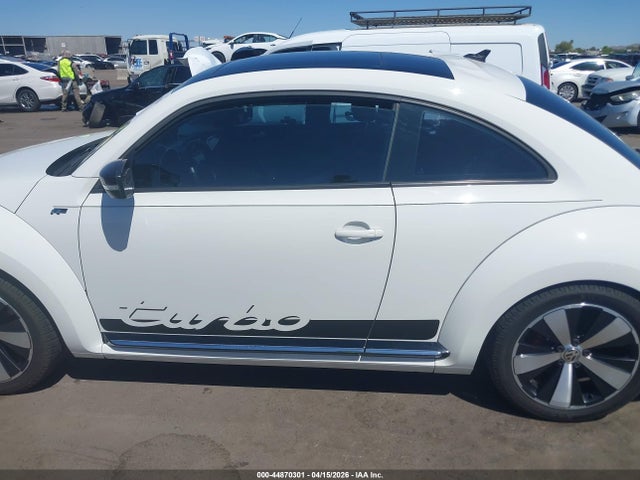 2014 Volkswagen Beetle 2.0t R-line მანქანა იყიდება აუქციონზე, vin: 3VWVT7AT4EM612489, აუქციონის ნომერი: 44870301