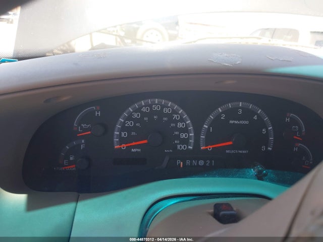 Продажа на аукционе авто 2002 Ford Expedition Eddie Bauer, vin: 1FMRU17L22LA25383, номер лота: 44870312