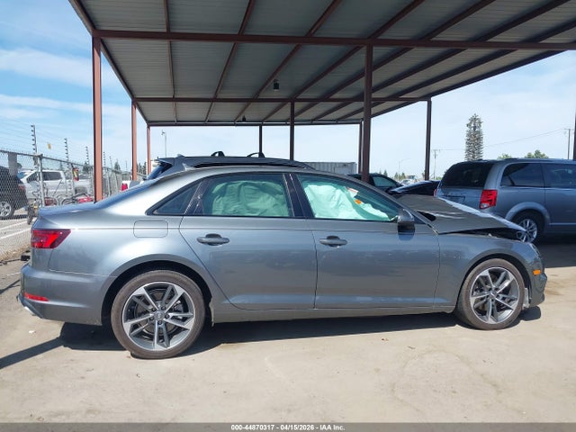 WAUGMAF44KN020659 Audi A4 40 Premium/40 Titanium Premium