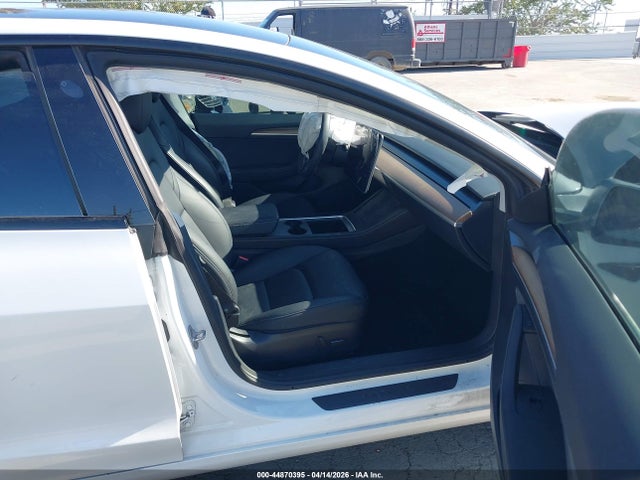 Продажа на аукционе авто 2022 Tesla Model 3 Long Range Dual Motor All-wheel Drive, vin: 5YJ3E1EB6NF323749, номер лота: 44870395