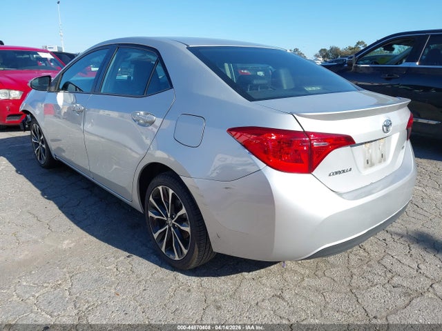 Toyota COROLLA SE 2018 5YFBURHE1JP768904 Image 3
