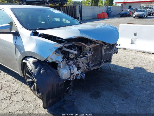 Toyota COROLLA SE 2018 5YFBURHE1JP768904 Image 6
