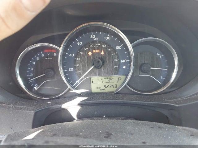 44870420 :رقم المزاد ، 2T1BURHEXGC638189 vin ، 2016 Toyota Corolla Le Plus مزاد بيع