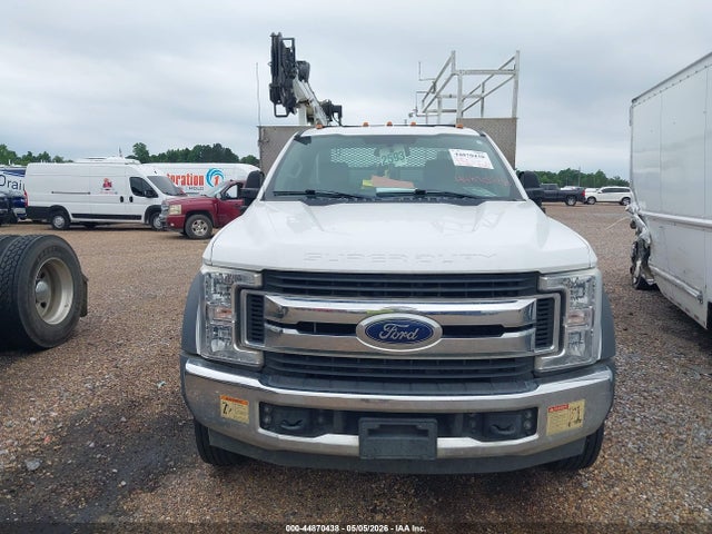 44870438 :رقم المزاد ، 1FDUF5GY1KEE76395 vin ، 2019 Ford F-550 Chassis Xl مزاد بيع
