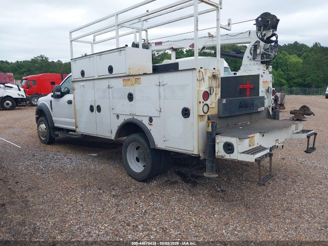 44870438 :رقم المزاد ، 1FDUF5GY1KEE76395 vin ، 2019 Ford F-550 Chassis Xl مزاد بيع
