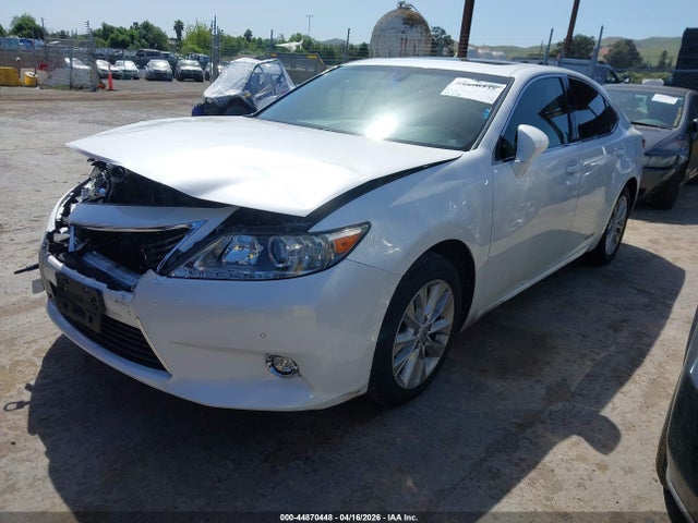Lexus ES 300H 2014 JTHBW1GG0E2051251 Image 2