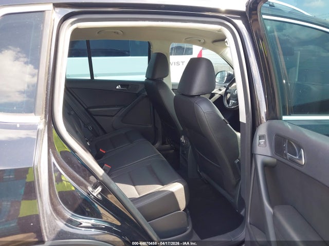 2012 Volkswagen Tiguan Se მანქანა იყიდება აუქციონზე, vin: WVGAV7AX3CW557380, აუქციონის ნომერი: 44870458
