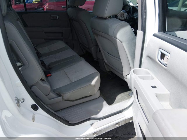 44870546 :رقم المزاد ، 5FNYF4H22FB062203 vin ، 2015 Honda Pilot Lx مزاد بيع