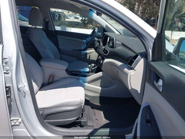 2019 HYUNDAI TUCSON KM8J23A46KU028085 Photo 4