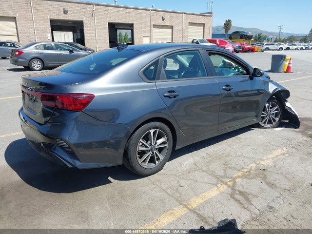 44870586 :رقم المزاد ، 3KPF24AD8RE732510 vin ، 2024 Kia Forte Lxs مزاد بيع