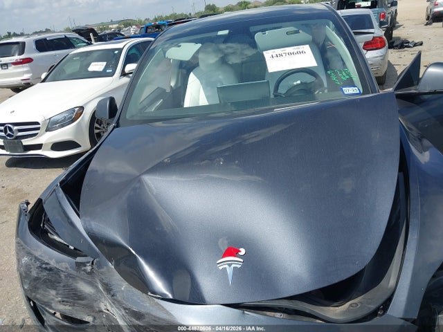 2024 Tesla Model Y Long Range Dual Motor All-wheel Drive მანქანა იყიდება აუქციონზე, vin: 7SAYGAEEXRF075122, აუქციონის ნომერი: 44870606