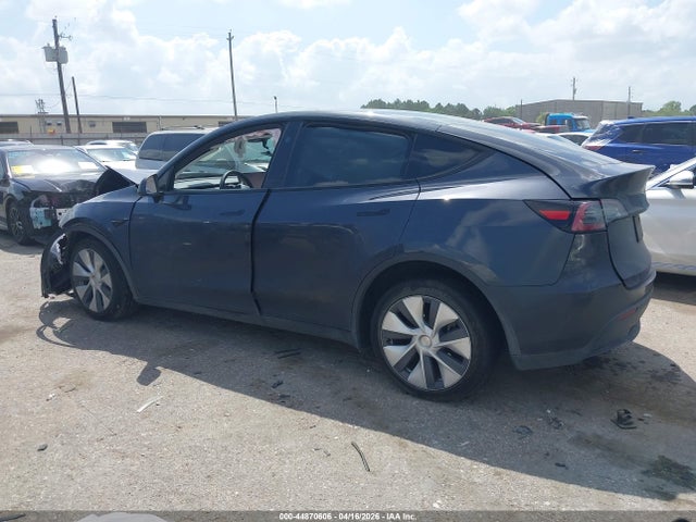 2024 Tesla Model Y Long Range Dual Motor All-wheel Drive მანქანა იყიდება აუქციონზე, vin: 7SAYGAEEXRF075122, აუქციონის ნომერი: 44870606