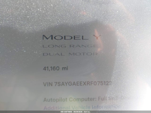 2024 Tesla Model Y Long Range Dual Motor All-wheel Drive მანქანა იყიდება აუქციონზე, vin: 7SAYGAEEXRF075122, აუქციონის ნომერი: 44870606