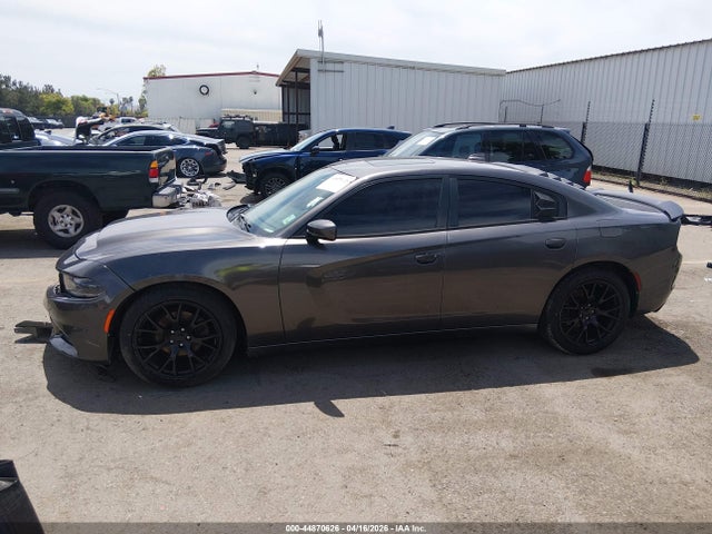 2C3CDXHG0FH867063 Dodge Charger Sxt