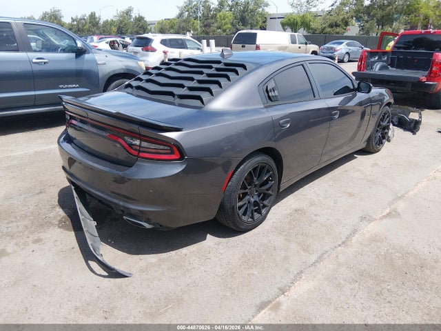 2C3CDXHG0FH867063 Dodge Charger Sxt