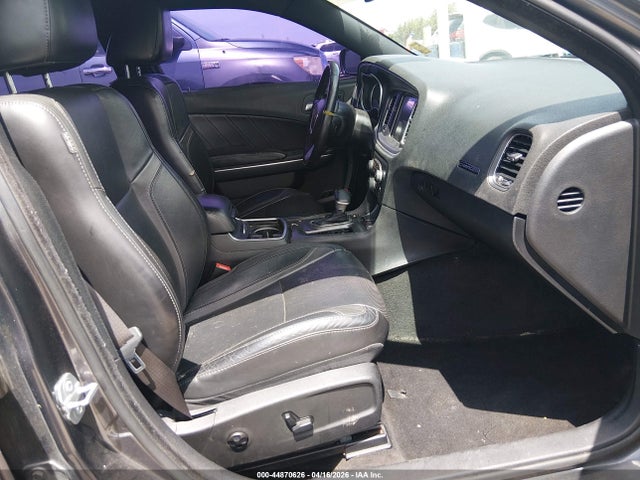 2C3CDXHG0FH867063 Dodge Charger Sxt