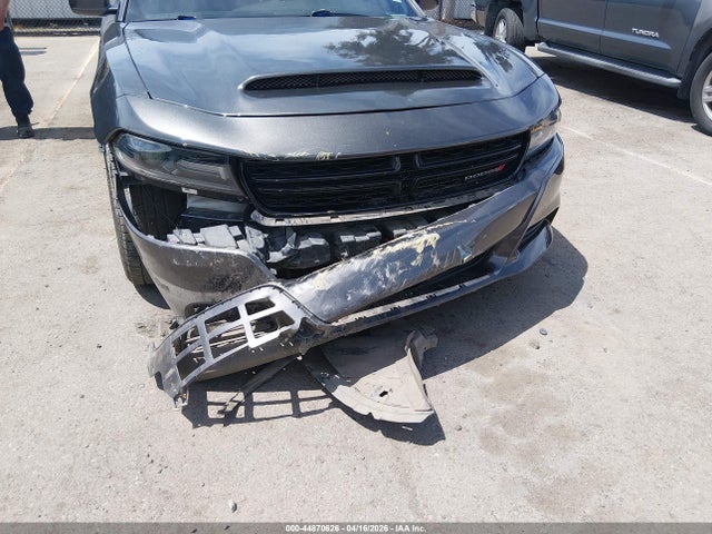 2C3CDXHG0FH867063 Dodge Charger Sxt