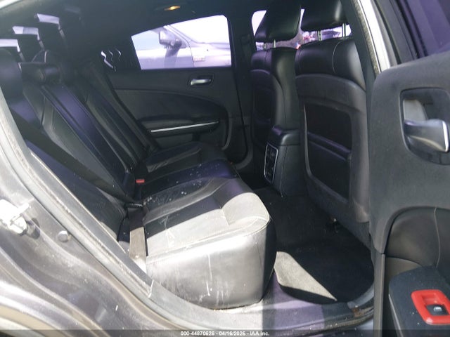 2C3CDXHG0FH867063 Dodge Charger Sxt