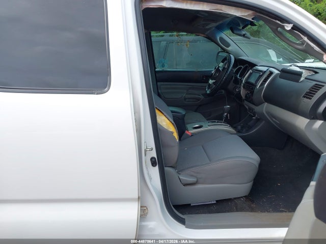 44870641 :رقم المزاد ، 3TMMU4FNXFM081661 vin ، 2015 Toyota Tacoma Base V6 مزاد بيع