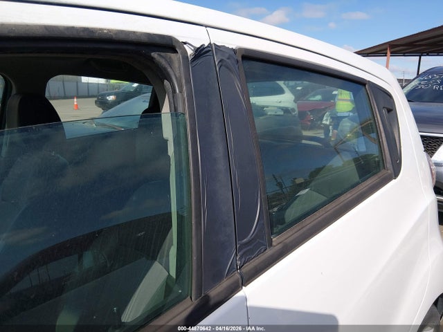 Chevrolet Spark 1lt Auto 2014 KL8CD6S93EC560626 Image 13