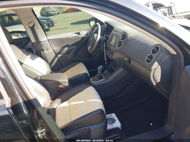 44870644 :رقم المزاد ، WVGBV7AX8HK013735 vin ، 2017 Volkswagen Tiguan 2.0t/2.0t S مزاد بيع