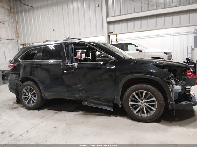 5TDJZRFH1KS957992 Toyota Highlander Xle