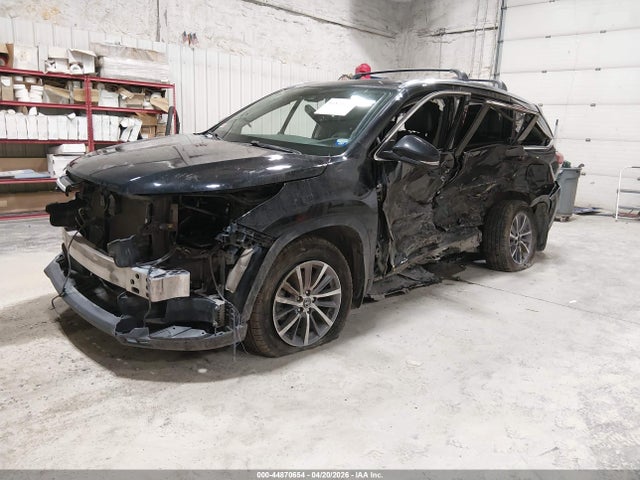 5TDJZRFH1KS957992 Toyota Highlander Xle
