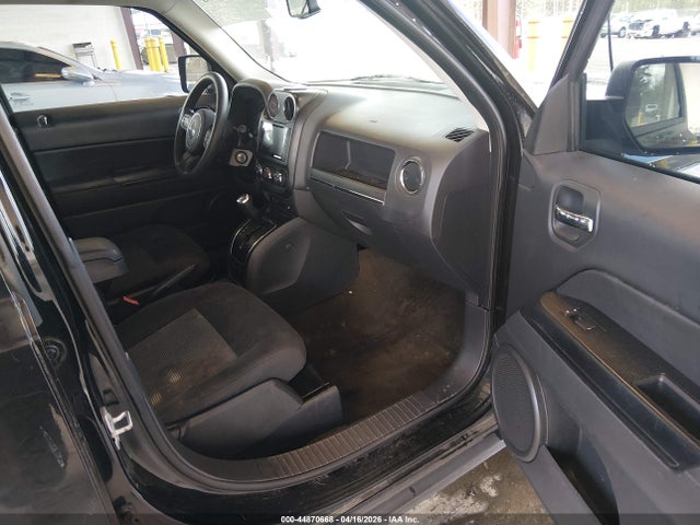 1C4NJPBB4FD397692 Jeep Patriot Sport