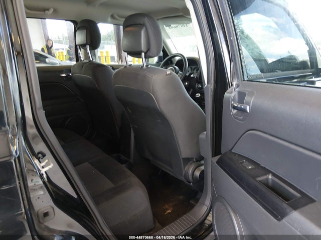 1C4NJPBB4FD397692 Jeep Patriot Sport