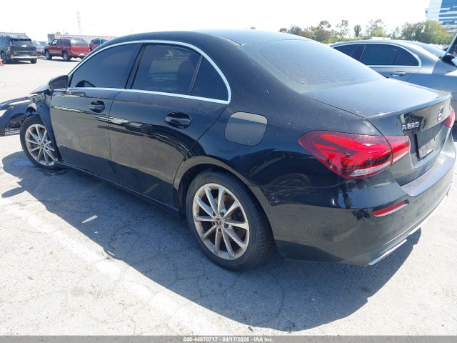 W1K3G4EB8LW045107 Mercedes-Benz A 220